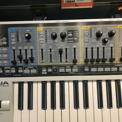 Roland - GAIA SH-01 2